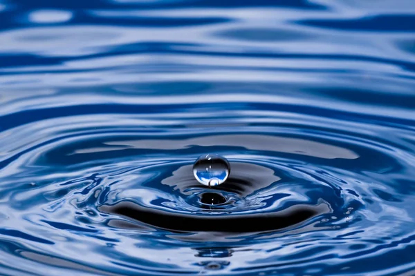 Water Dat Golven Valt — Stockfoto