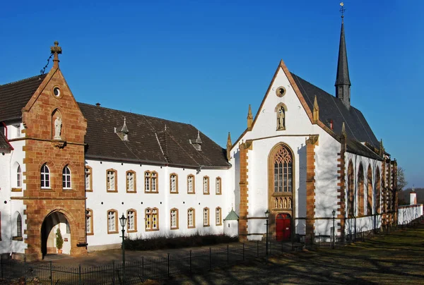 Szenischer Blick Auf Die Christliche Kirchenarchitektur — Stockfoto