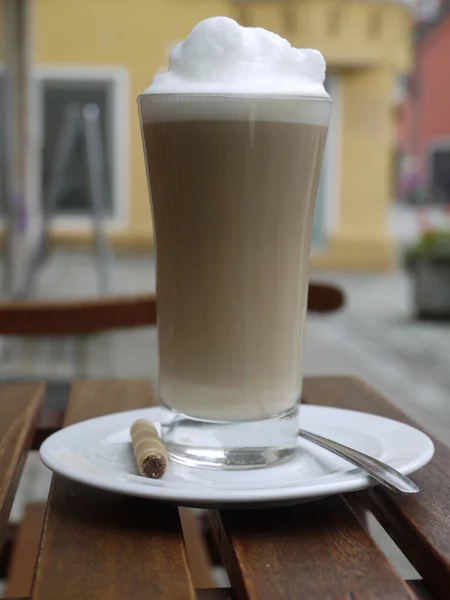 Glas Kaffe Med Mjölk Bordet — Stockfoto