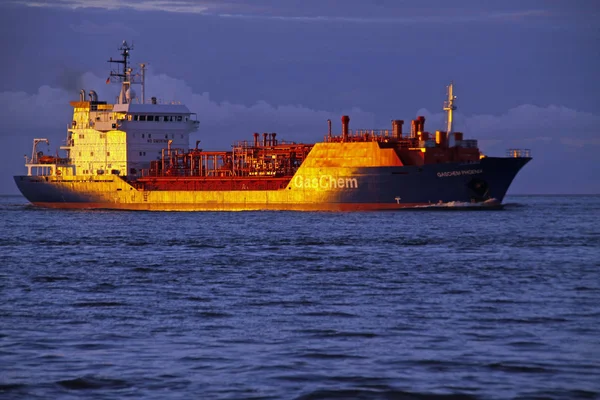 Tanker North Sea Evening Light — 스톡 사진