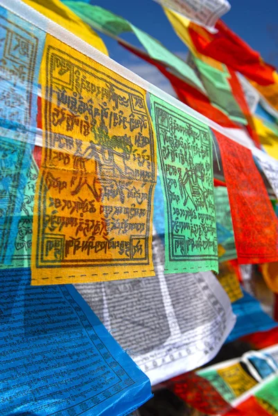 Tibetanska Böneflaggor Himalaya — Stockfoto