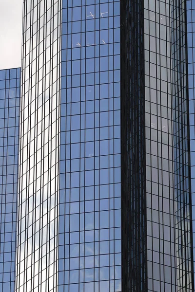 超高層ビルのガラスのファサード — ストック写真