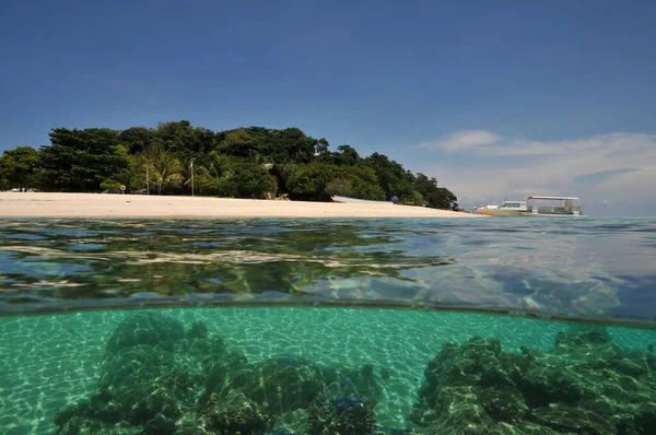 Moitié Moitié Recevant Une Île Palawan Philippines — Photo