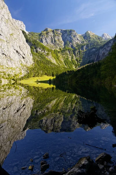 Reflexão Sobre Água Cristalina Coração Obersee Nationalpar — Fotografia de Stock