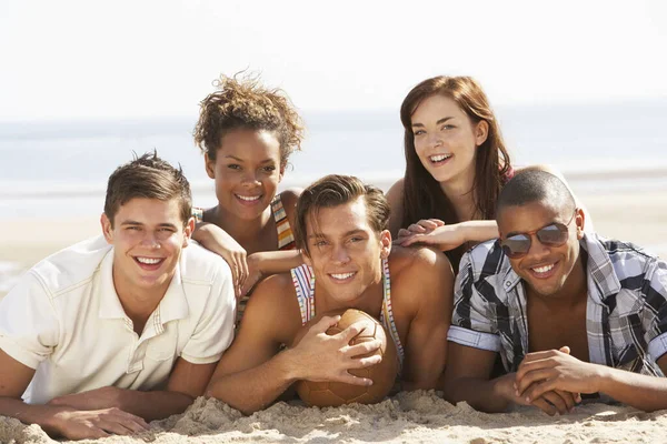 Group Friends Relaxing Beach Football Together — Stock Photo, Image