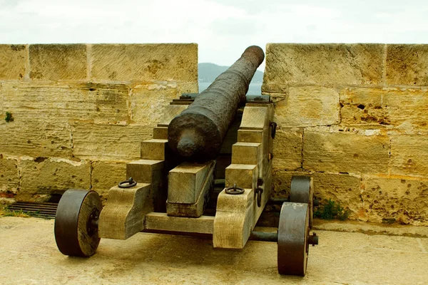 Cannone Esso Castello Maiorca — Foto Stock