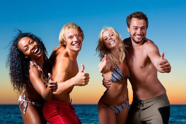 People Make Party Beach — Stock Photo, Image