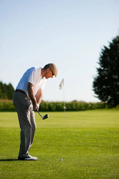 Senior Golfista Létě — Stock fotografie