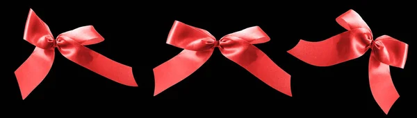 Drie Rode Linten Strikken Voor Valentijnscadeaus Geïsoleerd Zwart — Stockfoto