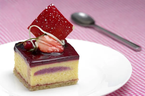 Delicious Gourmet Berry Dessert — Stock Photo, Image