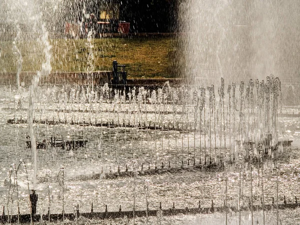 Detalhe Jatos Uma Fonte Parque Público — Fotografia de Stock