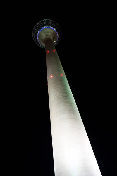 Rheinturm Düsseldorf Bei Nacht — Stockfoto