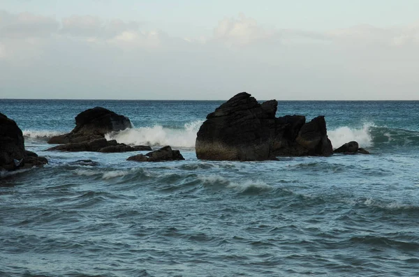 Spiel Des Meeres Mit Felsen Schottland Haltbarkeit — Stockfoto