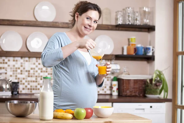 Pregnant Woman Kitchen — Stock Photo, Image