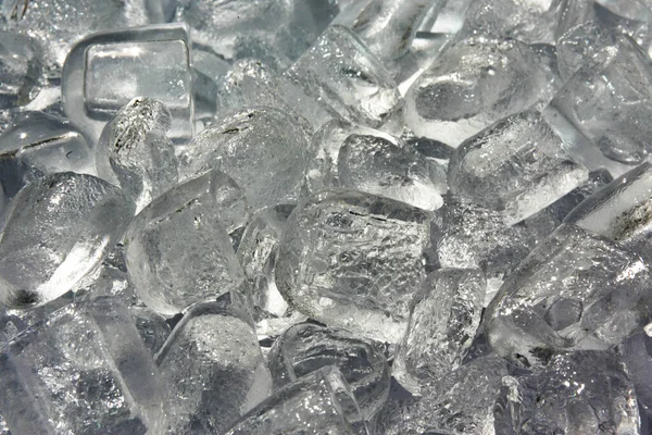 Durchsichtige Kalte Eiswürfel — Stockfoto