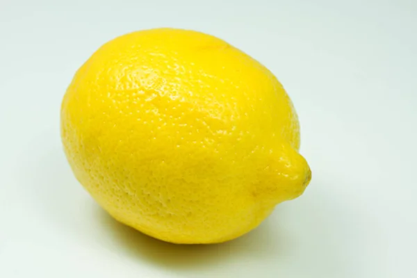 Розрізані Скибочки Лимона Ізольовані Білому Тлі Вид Зблизька — стокове фото