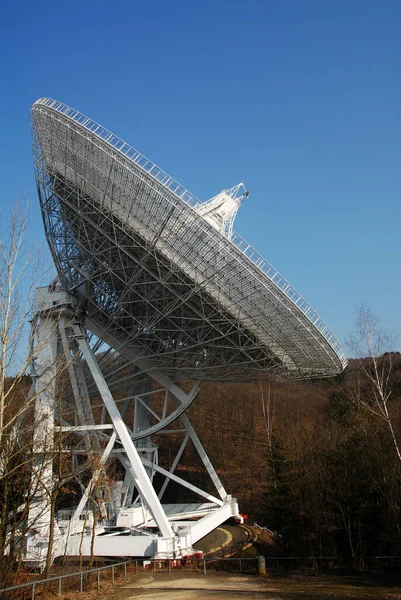 電波望遠鏡とテレビ技術 — ストック写真