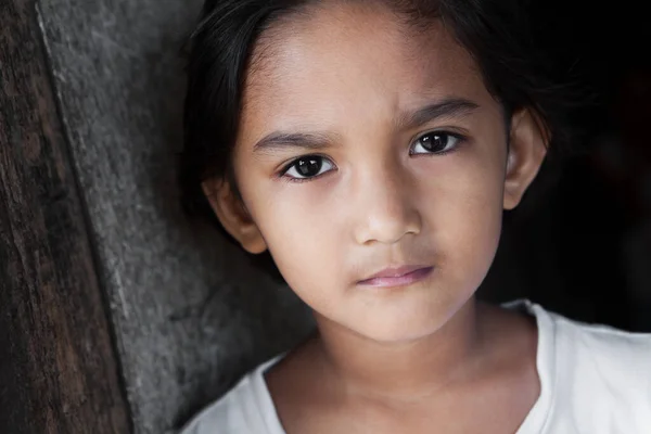 Retrato Una Filipina Niña Filipinas Sobre Fondo Grunge Luz Natural —  Fotos de Stock