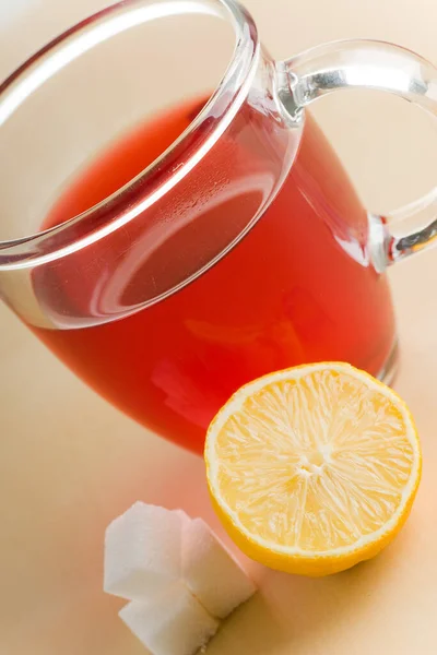 Taza Transparente Con Rojo Limón Azúcar — Foto de Stock