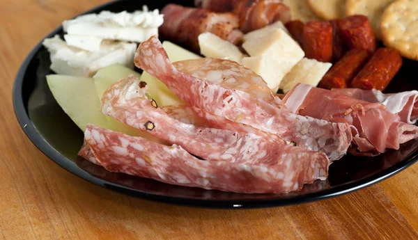 Primo Piano Del Salame Piatto Buffet — Foto Stock