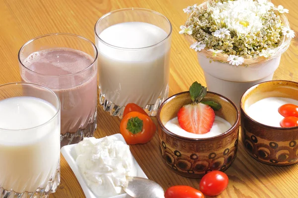 Gezond Ontbijt Met Melk Fruit — Stockfoto
