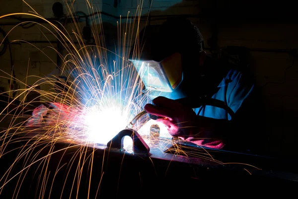 Lichtbogenschweißen Produktionsanlagen — Stockfoto