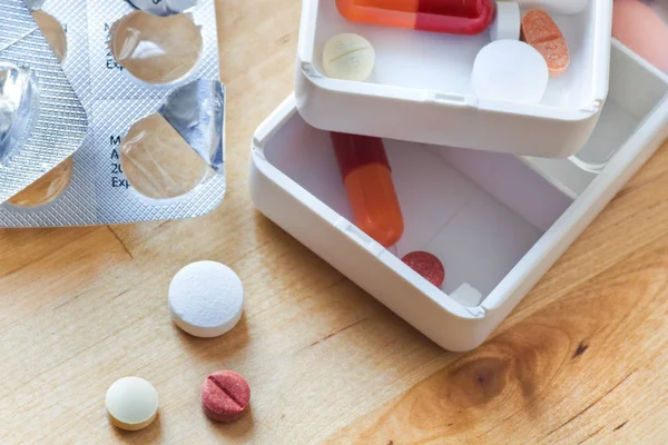 Comprimidos Cápsulas Comprimidos Classificados Pillboxes Para Uso Diário Como Medicação — Fotografia de Stock