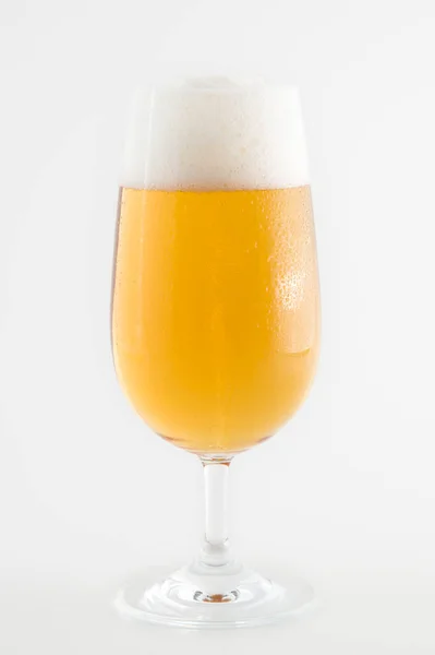 Verre Bière Sur Fond Blanc — Photo