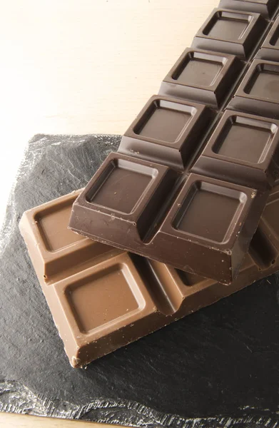 Два Шоколадных Батончика Класса Люкс Молочным Шоколадом Обычным Шоколадом Снятые — стоковое фото