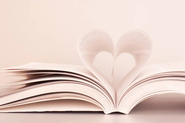 Páginas Livro Que Forma Forma Coração — Fotografia de Stock