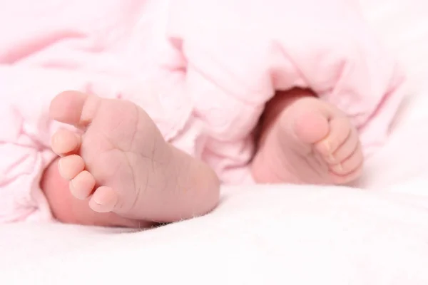 Bébé Nouveau Naissance Pied Pieds Marcher Famille Enfant Peau Détail — Photo