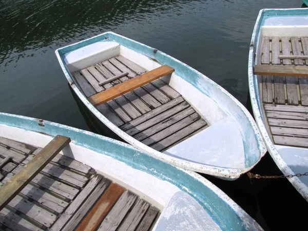 城市港口的木船 — 图库照片