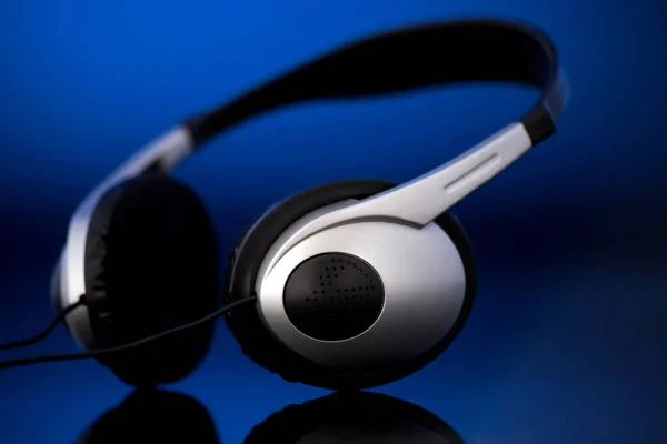 Headphones Microphone Blue Background — Stock Photo, Image