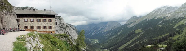 Αναχώρηση Από Karwendelhaus Προς Μικρό Δάπεδο Του Maple Θέα Προς — Φωτογραφία Αρχείου