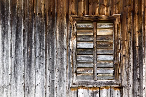 Stary Drewniany Domek Oknem — Zdjęcie stockowe