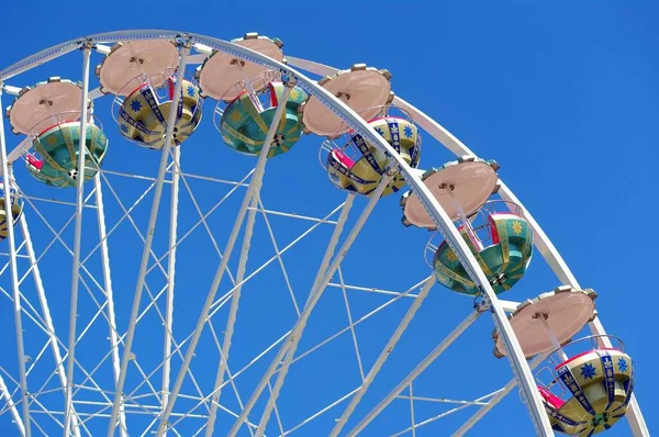 Carrousel Sur Fête Printemps Avant Ciel Bleu — Photo