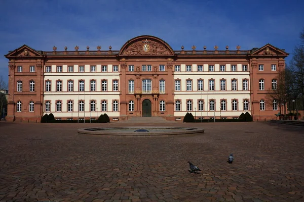 Malerischer Blick Auf Die Majestätische Mittelalterliche Burgarchitektur — Stockfoto