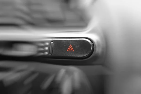 Botão Luzes Emergência Carro Cockpit Dof Muito Superficial Foco Triângulos — Fotografia de Stock