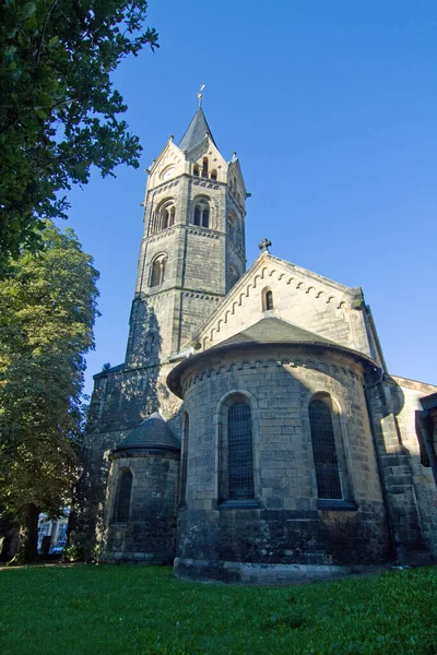 Iglesia Nikolai Fotografiada Desde Jardín —  Fotos de Stock