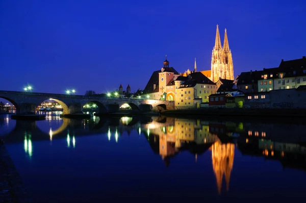 Cidade Velha Regensburg Noite Alemanha — Fotografia de Stock
