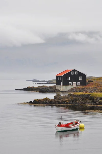 Península Lofoten Norueguês Fiordes Viagens Pessoas Conceito Fechar Barco Praia — Fotografia de Stock