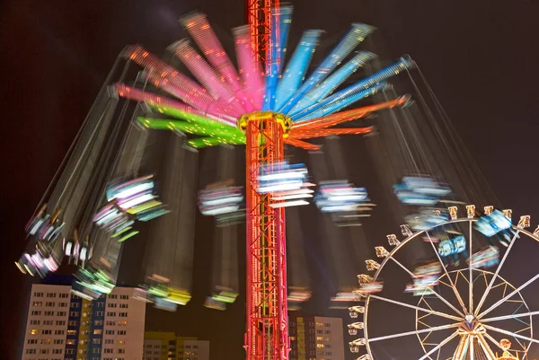 Dönme Dolap Atlıkarınca Lunapark — Stok fotoğraf