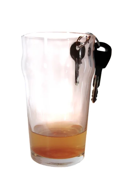 Bier Bier Glas Met Autosleutels Glas Witte Achtergrond Beeltenis Van — Stockfoto