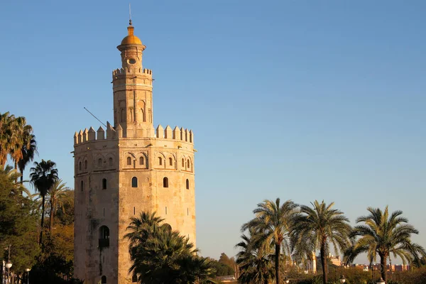 Torre Ouro Sol Noite — Fotografia de Stock