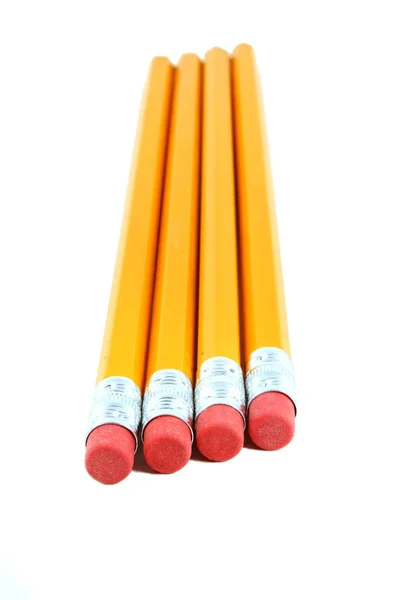 Quatre Crayons Jaunes Isolés Sur Fond Blanc — Photo