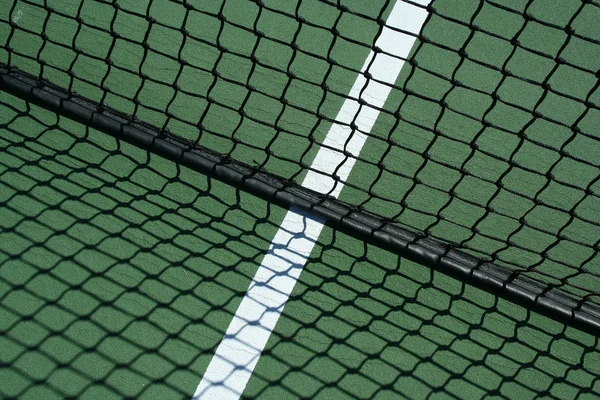 Teniszháló Árnyékok Fehér Vonallal — Stock Fotó