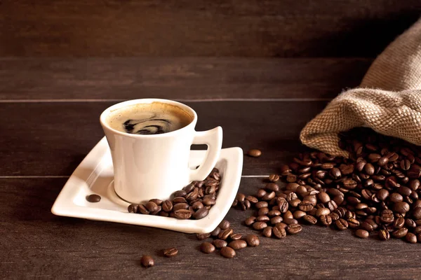 Taza Café Frijoles Sobre Fondo Madera —  Fotos de Stock