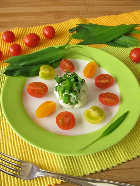 Queijo Creme Alho Selvagem Com Tomates — Fotografia de Stock