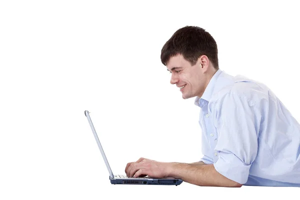 Młody Atrakcyjny Mężczyzna Surfuje Laptopem Internecie Izolowany Białym Tle Obrazek Stockowy