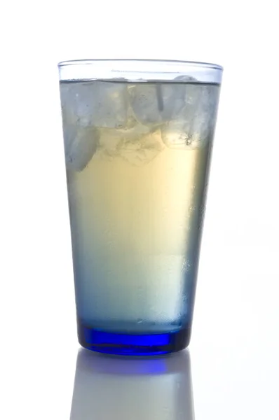 Vaso Agua Con Cubitos Hielo Aislados Blanco —  Fotos de Stock